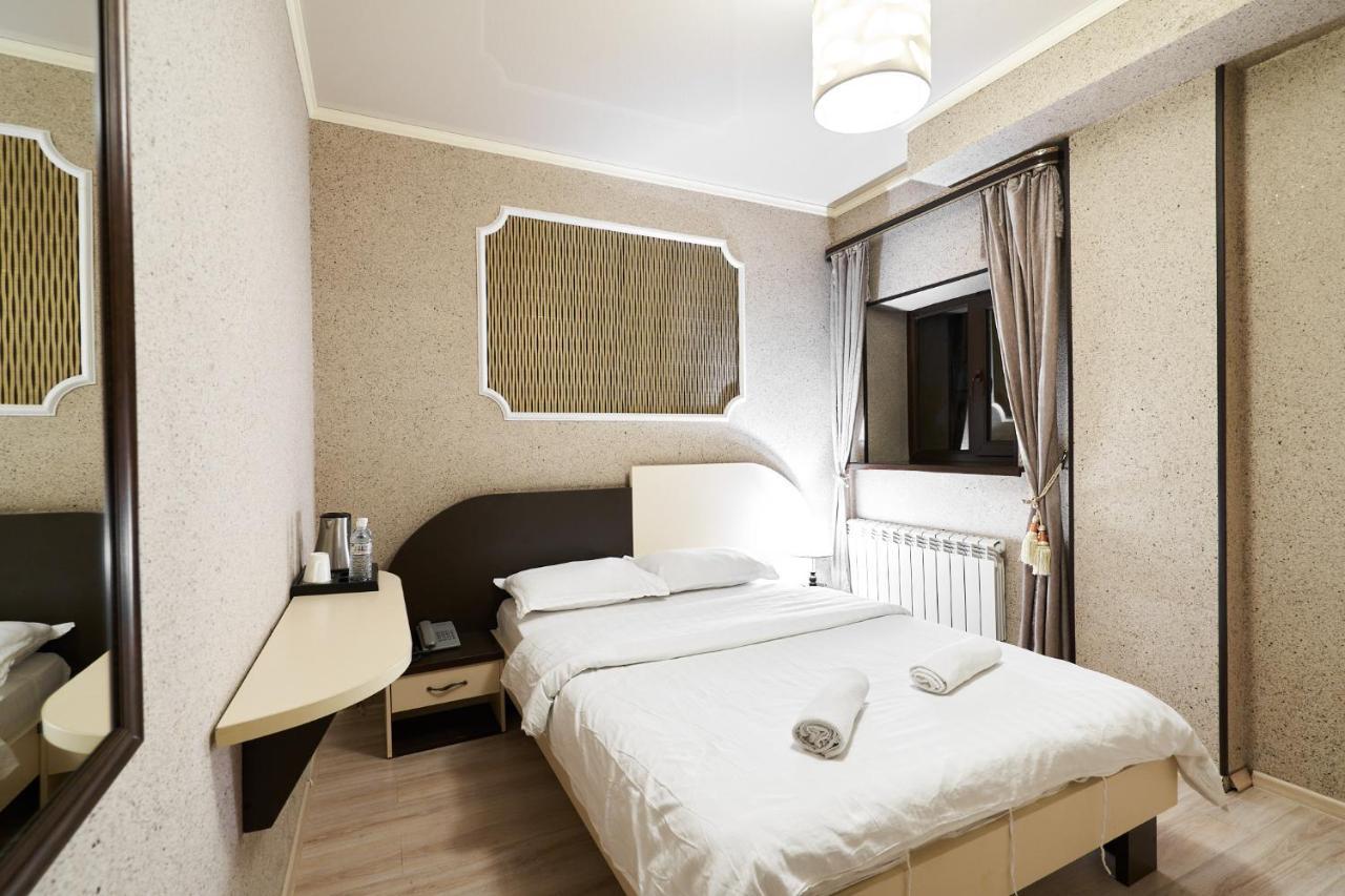 7 Days Hotel 알마티 외부 사진