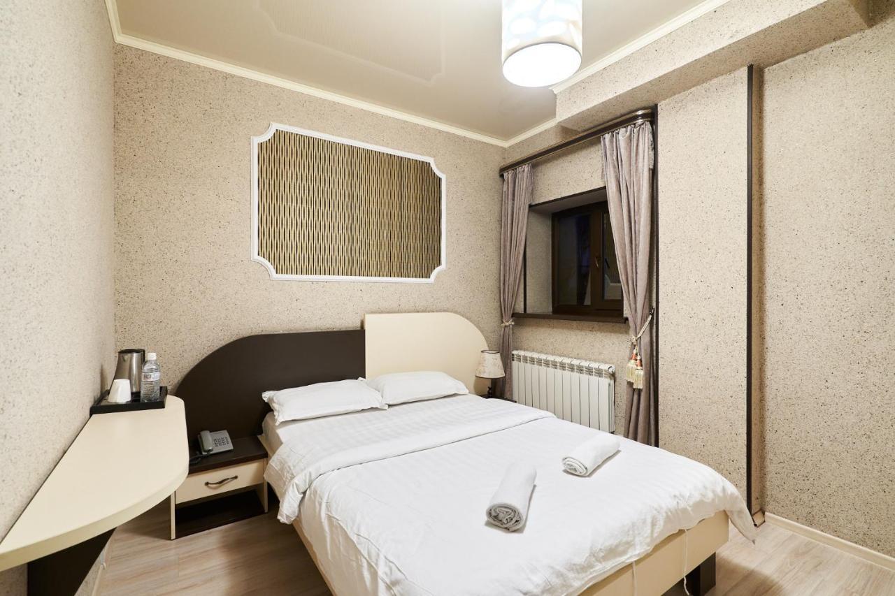 7 Days Hotel 알마티 외부 사진